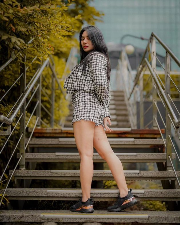 Profil dan Biodata Berlliana Lovell