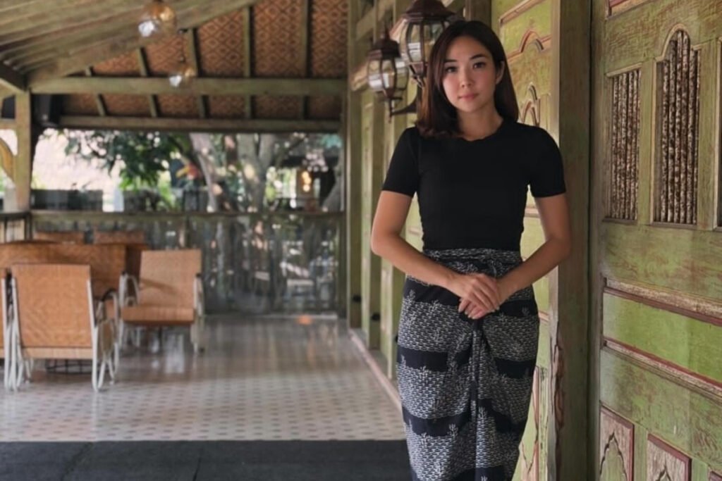 Gisella Anastasia Bantah Pernah Didekati Vadel Badjideh