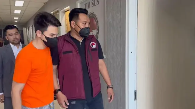 Jonathan Frizzy Wajib lapor Senin Kamis Buntut Kasus Vape