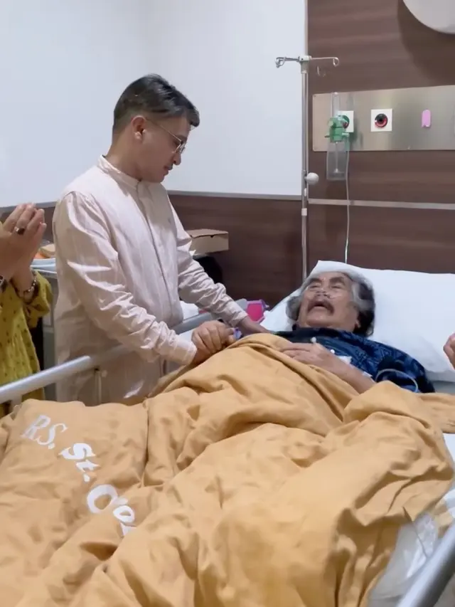 Jaja Miharja Dijenguk Ruben Onsu di Rumah Sakit