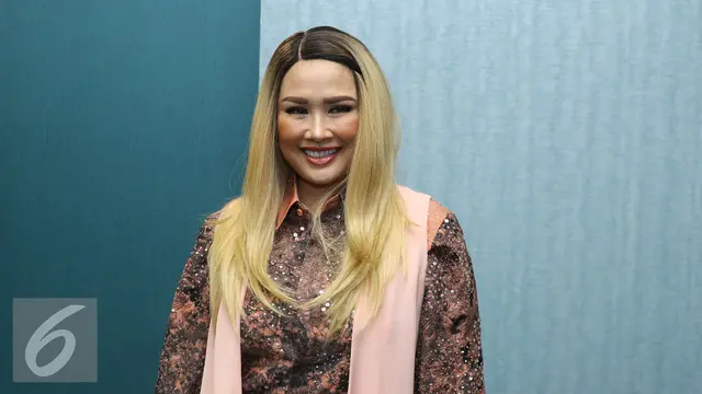 Profil Titi DJ dan Kedekatannya dengan Stephanie Poetri