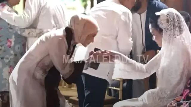 Viral Maia Estianty Salaman Dengan Mulan Jameela