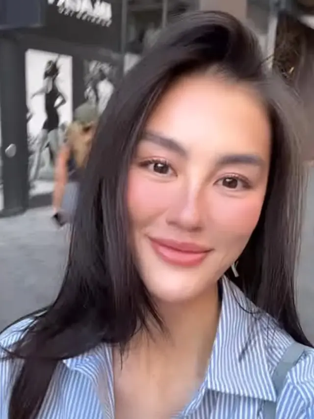 Agnez Mo Kirim Pesan Cinta dari Toronto untuk Indonesia