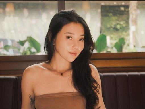 Jadi Sorotan Netizen Wendy Walters Gelap-gelapan