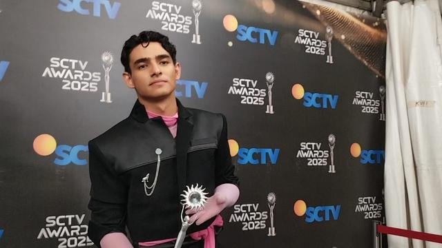 Reaksi Harry Vaughan Setelah Raih 2 Piala SCTV Awards 2025