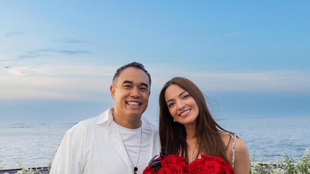 Nia Ramadhani dan Ardi Bakrie Rayakan Ultah Pernikahan ke-16