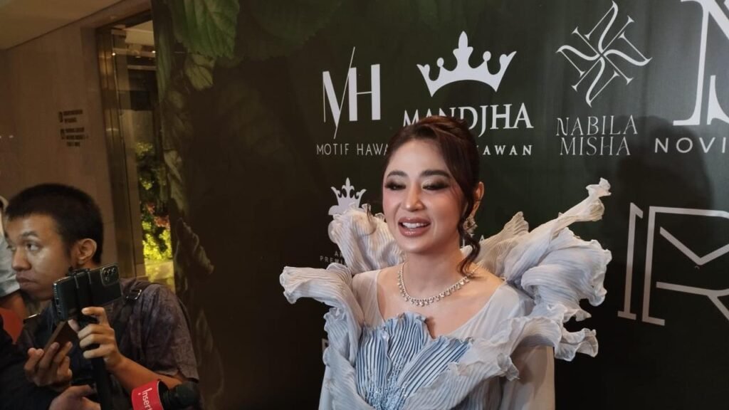 Dewi Perssik Geram Diberitakan Meninggal Dunia